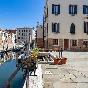 tiziano-venice.hotelslidodijesolo.com/
